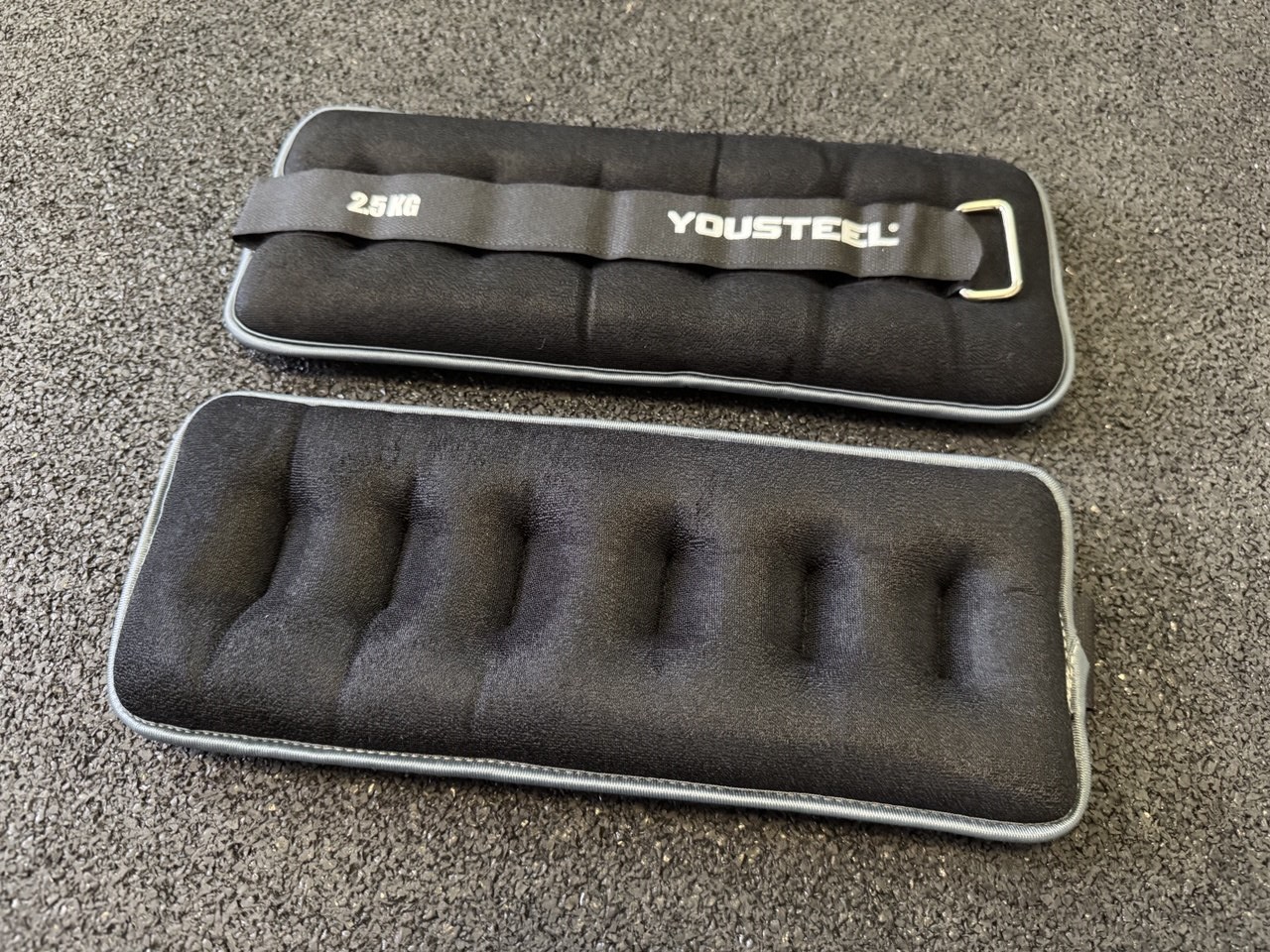 Утяжелители ANKLE WEIGHTS ( 2 x 2,5 кг)