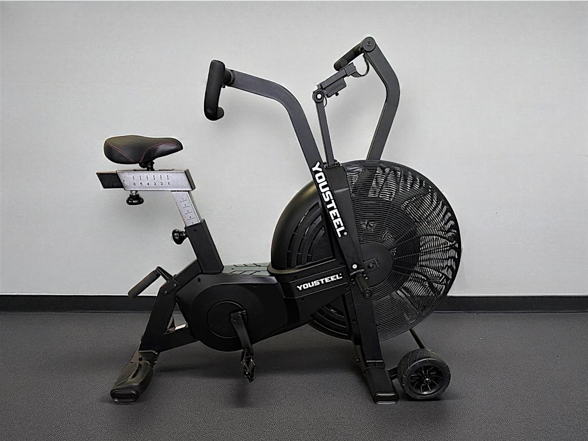 Аэродинамический тренажер Yousteel ECSSENTIAL AIRBIKE