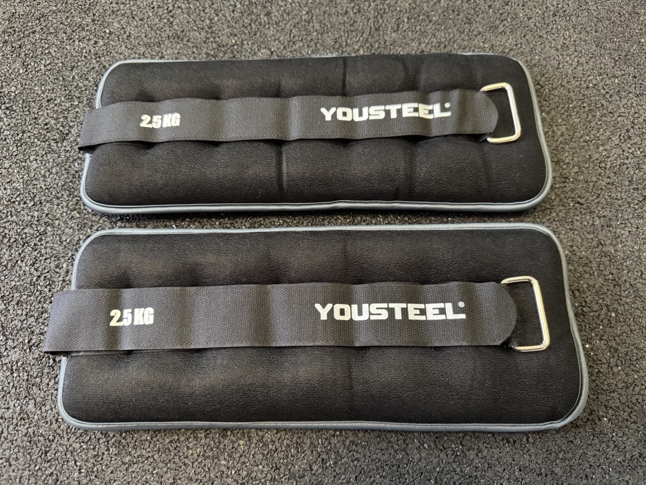 Утяжелители ANKLE WEIGHTS ( 2 x 2,5 кг)