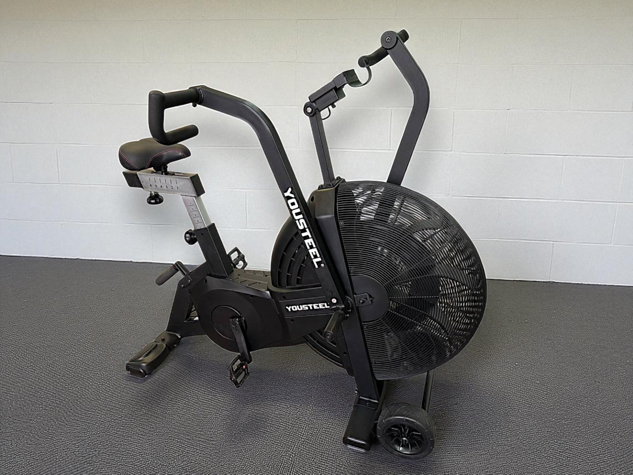 Аэродинамический тренажер Yousteel ECSSENTIAL AIRBIKE