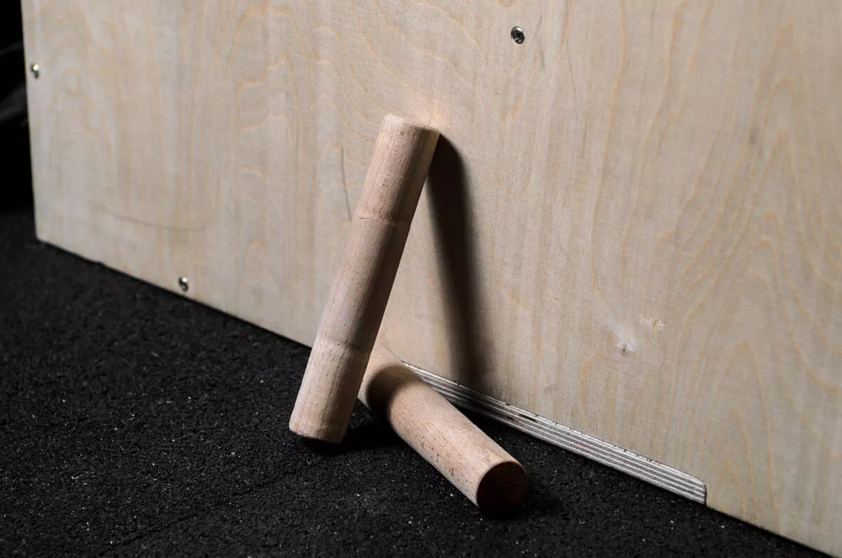 Пегборд (pegboard) 880х300